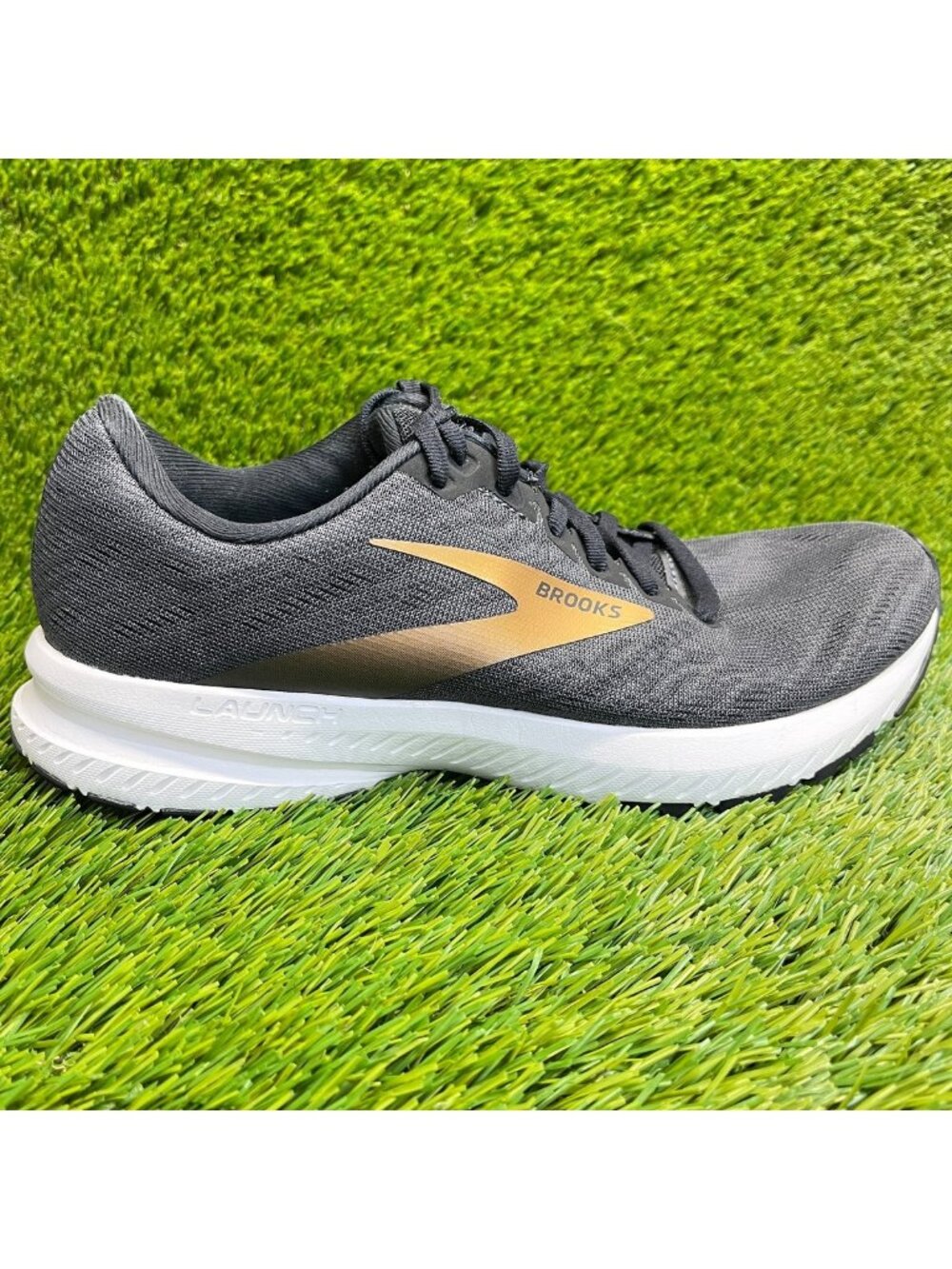 Brooks Launch 7 Mens Size 9 Black White Athletic Running Walking Shoes Sneakers